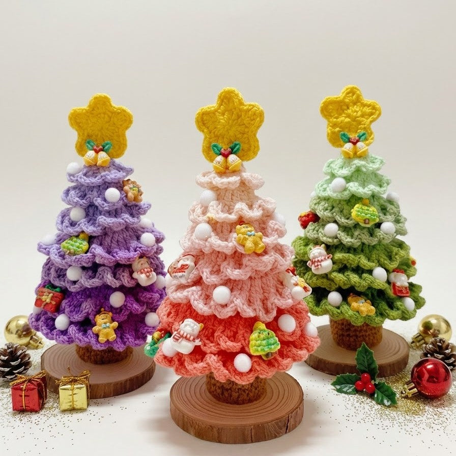 VIBRANT CHRISTMAS TREE PATTERN